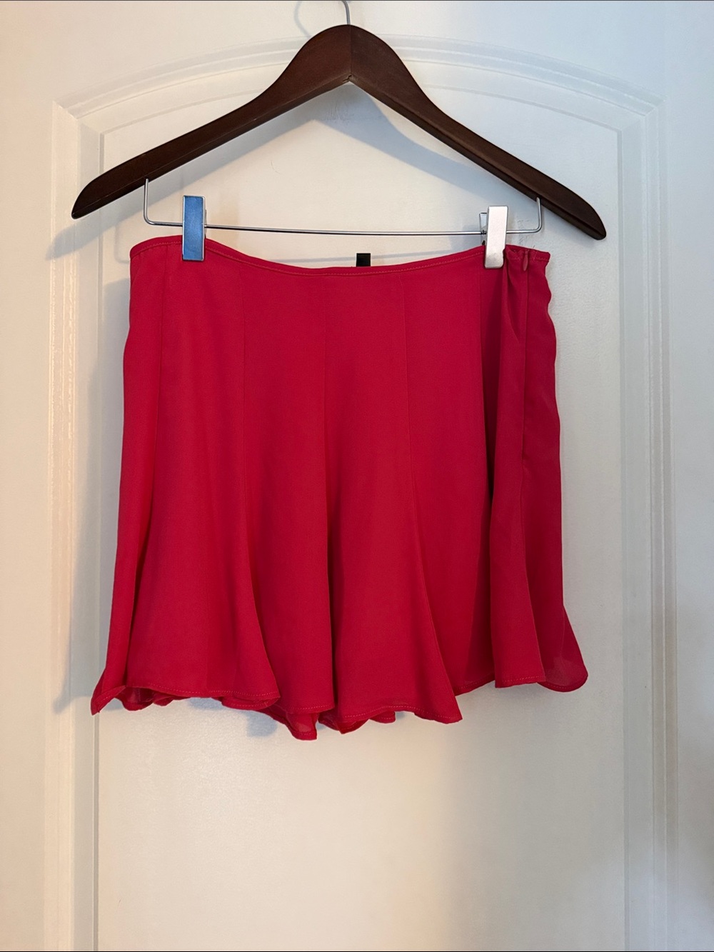 Dynamite Hot Pink Flowing Skort